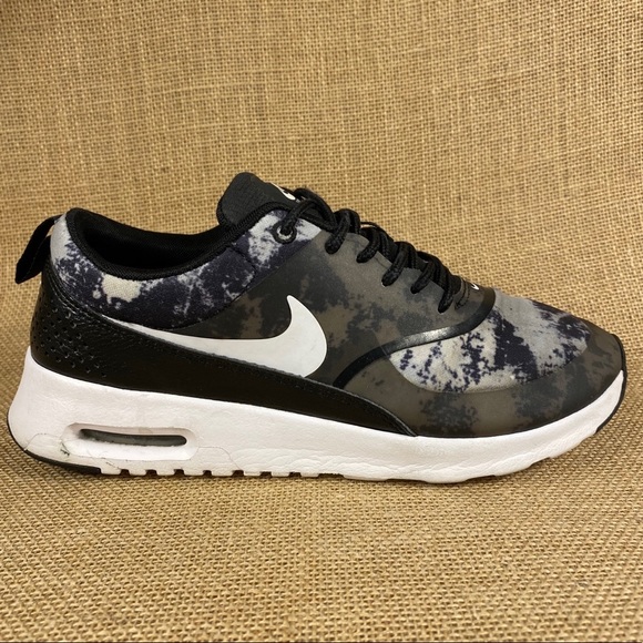 🛑SOLD🛑  Women’s Nike Air Max black white running shoes size 7.5 - Picture 4 of 10